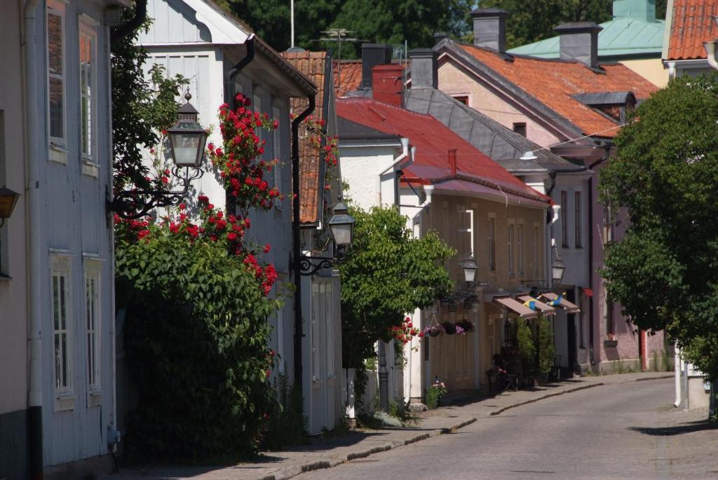 27Ans Nattlogi Panzió Vadstena Kültér fotó