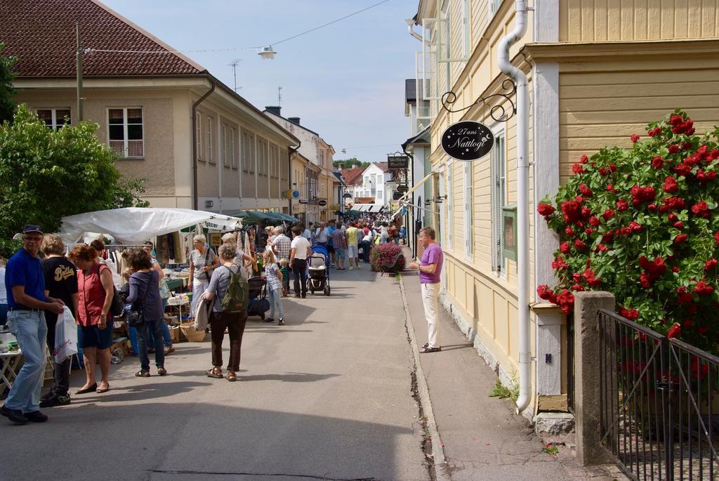 27Ans Nattlogi Panzió Vadstena Kültér fotó